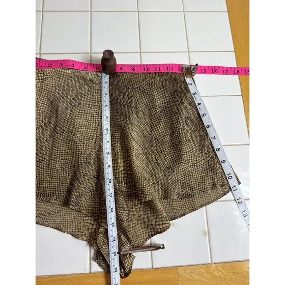 Vintage Victoria's Secret 100% Silk Snake Print Cami & Tap Shorts Set M Y2K - Picture 6 of 16